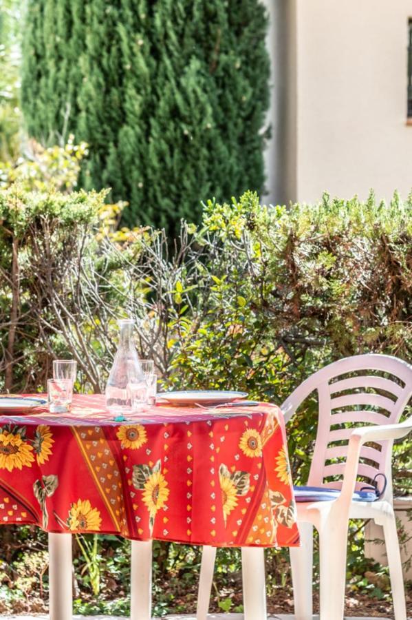 Ferienwohnung Cosy Studio Just A Stone'S Throw From The Beach Sainte-Maxime Exterior foto